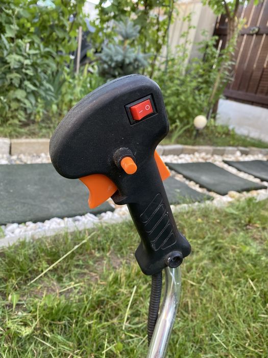 Motocoasa Greenfield GM2.2_EUROV, motor 2 timpi, benzina, 2.2 cp, 52 cmᶟ