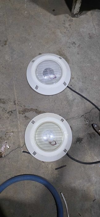 Фонарь для бассейна