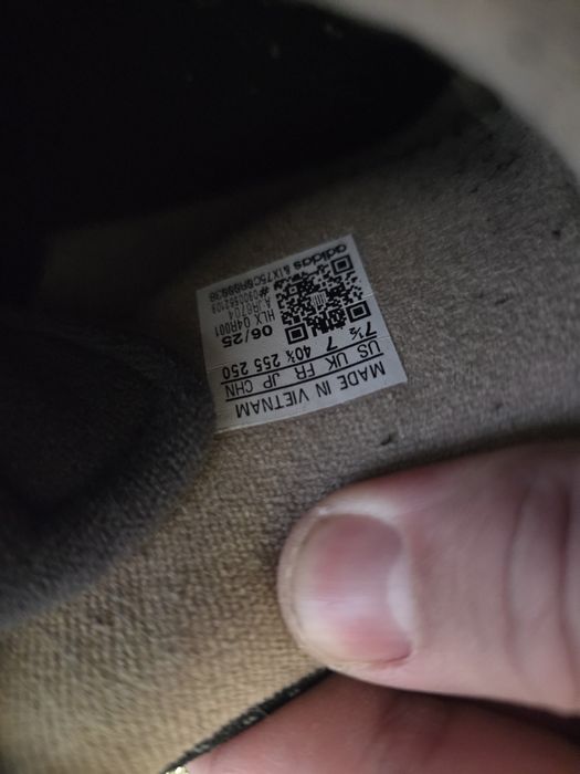 ботинки adidas в новом состояний