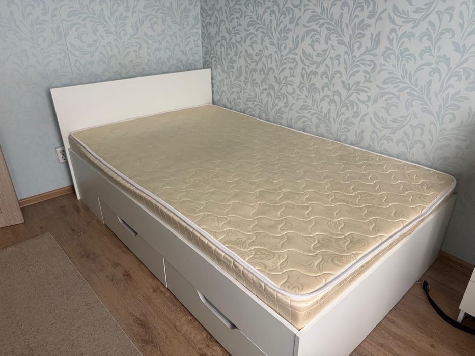 Продам Полтуроспальную кровать