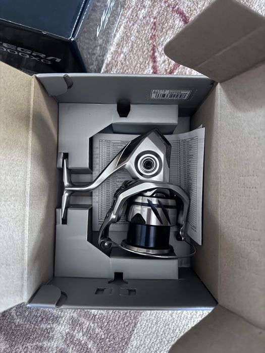 Чисто новa макарa Shimano Stradic 4000MHG