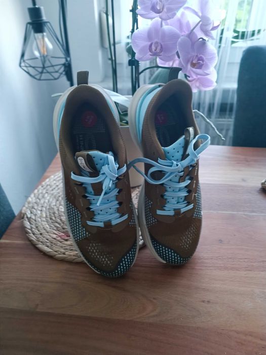 Маратонки under armour