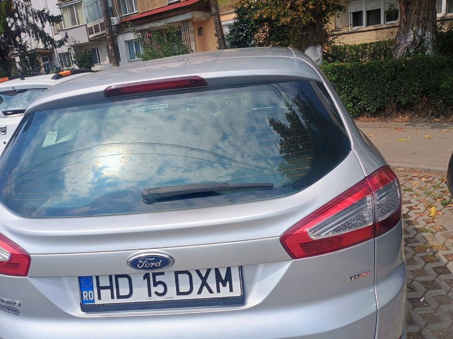 Vând Ford Mondeo