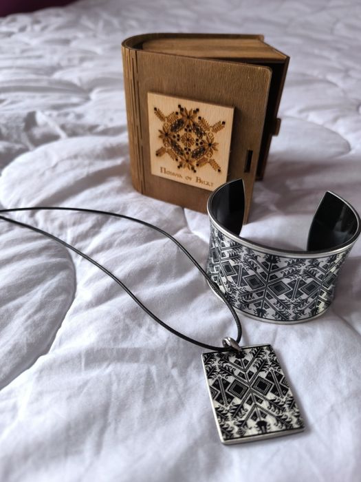 Страхотен комплект ,който обича народните мотиви