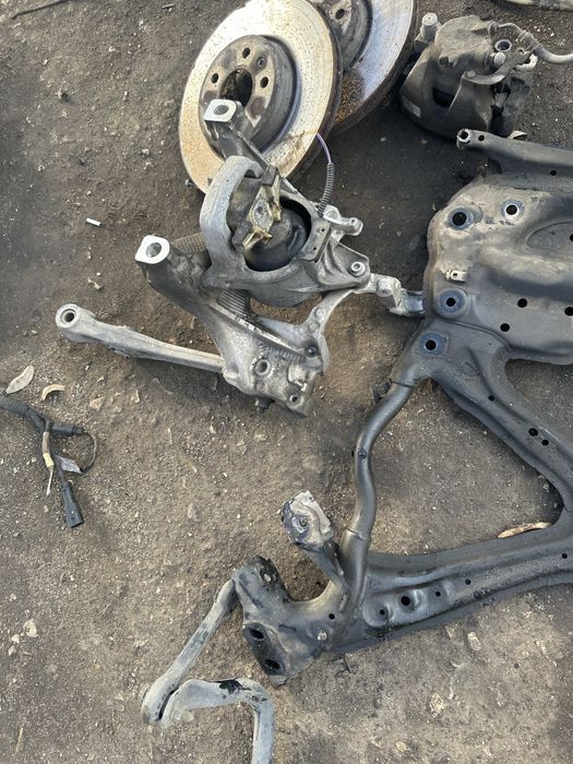 Окачване за Audi A4 B9 16+ магаре тампони носачи шенкели амортисьор