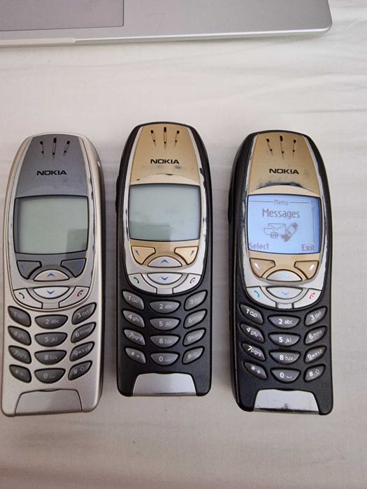 Мобилни Телефони Nokia 6310i синият дисплей 3 броя отключени към всички оператори