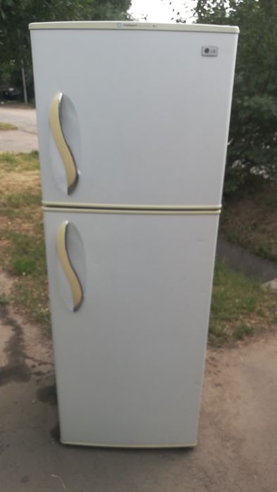 Продам Б/У Холодильник LG