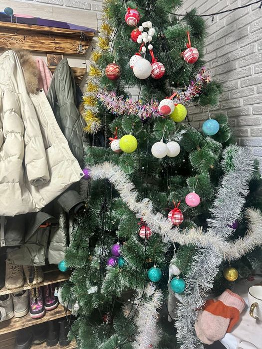 Ёлка в отличном состоянии