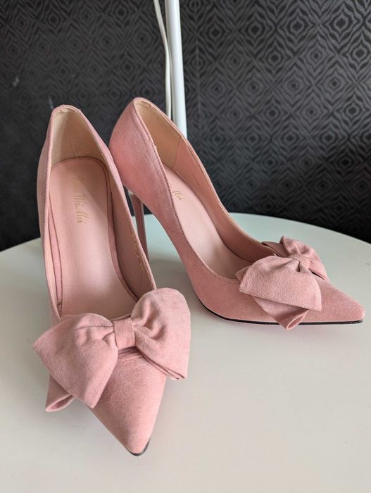 Дамски обувки на ток