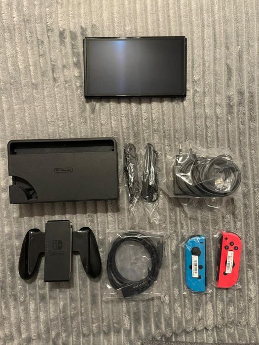 Nintendo Switch OLED 2025 Joy-Con Neon Red/Neon Blue