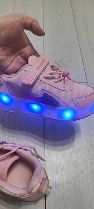 Кроссовки роликовые