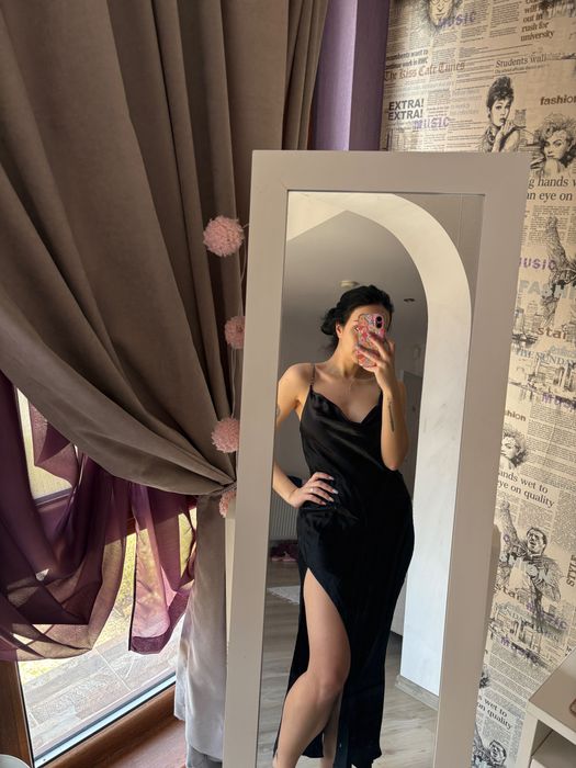 Сатенена рокля Bershka