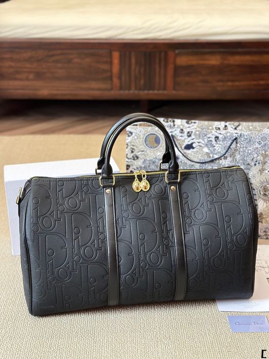 Пътна чанта на Диор