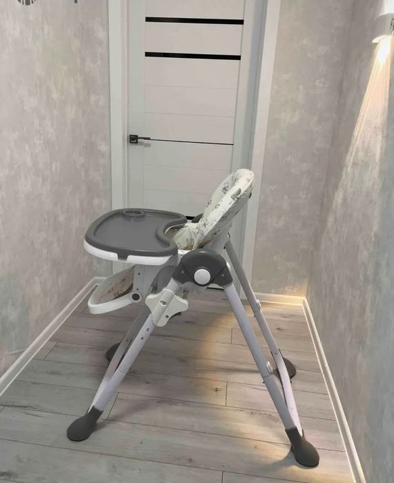 Детский скоадно стульчик для кормления