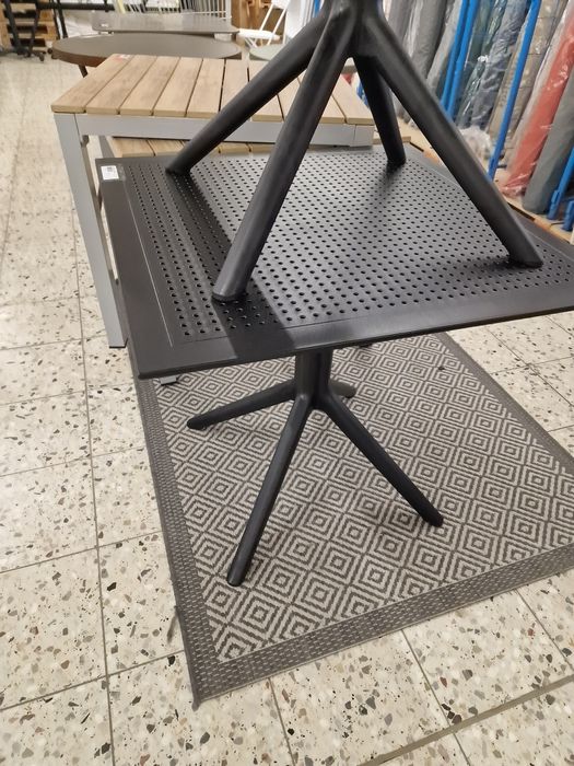 Masa / Mese  80×80 cm