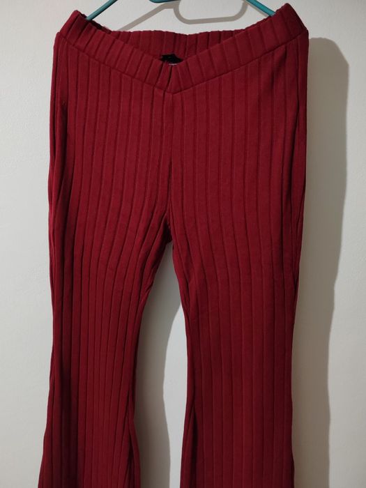 Pantaloni visinii cu talie înaltă