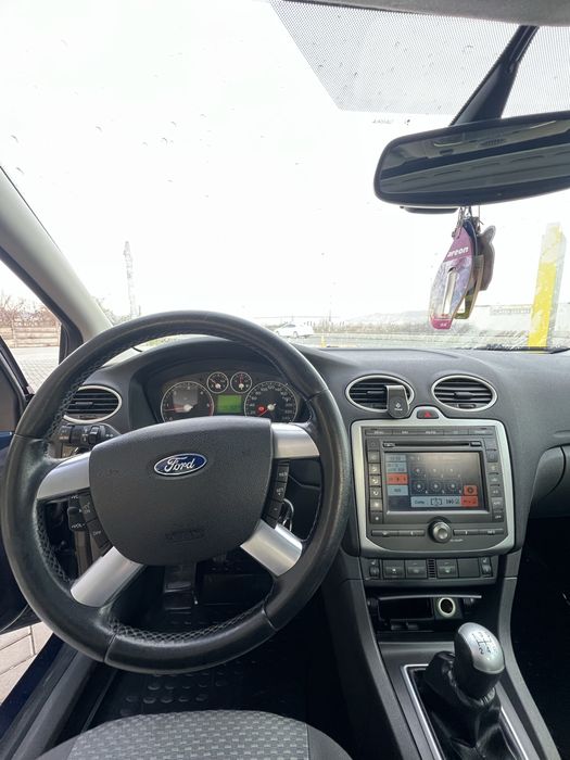 Ford Focus 2 1.6tdci 90 cp full,trapa electrica,xenon carte service