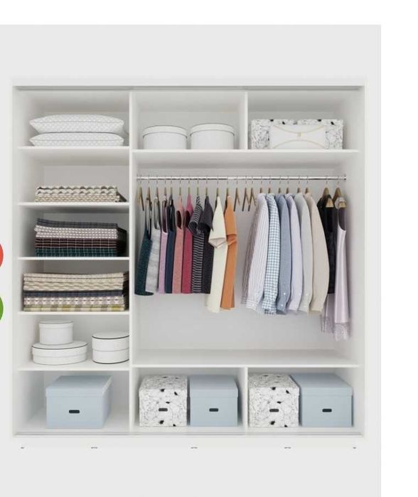 Шкаф-купе с зеркалом.