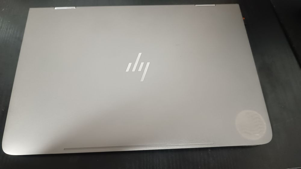 Vând laptop HP envy x360 convertible