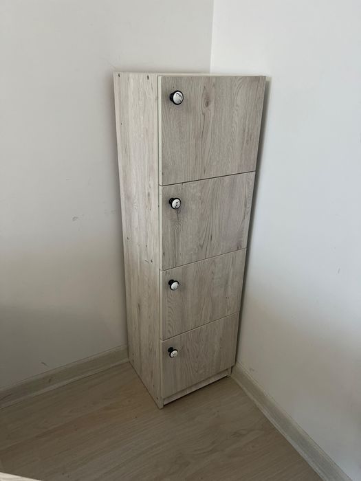 Маникюрный стол.