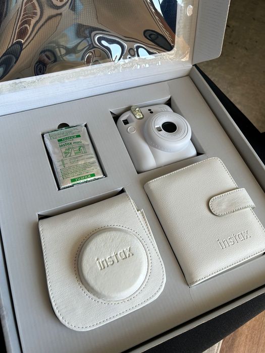 Instax mini 12, полный набор!