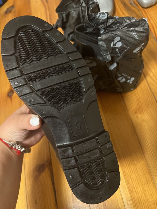 Два чифта нови боти