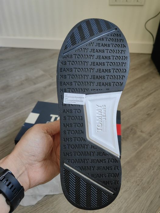 Кроссовки Tommy hilfiger