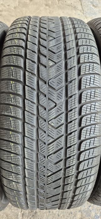 4 anvelope iarna Pirelli 285/45/22.Pretul este pe bucata. Vă