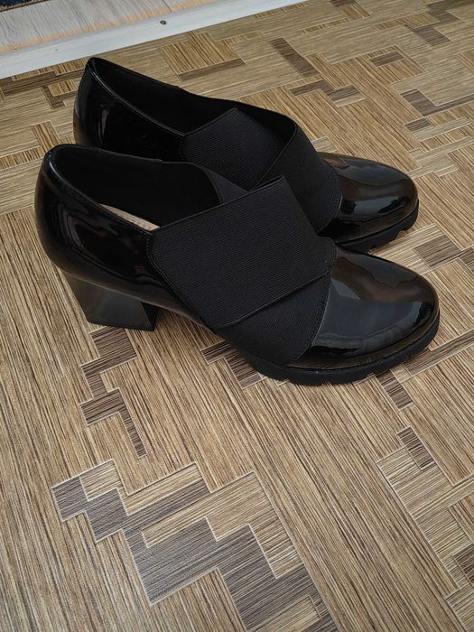 Продам туфли (весенне-осенние)