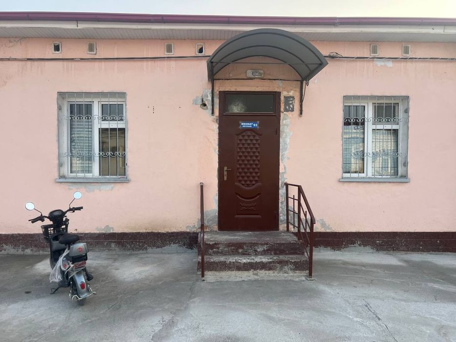 Uy sotiladi 2 sotixli