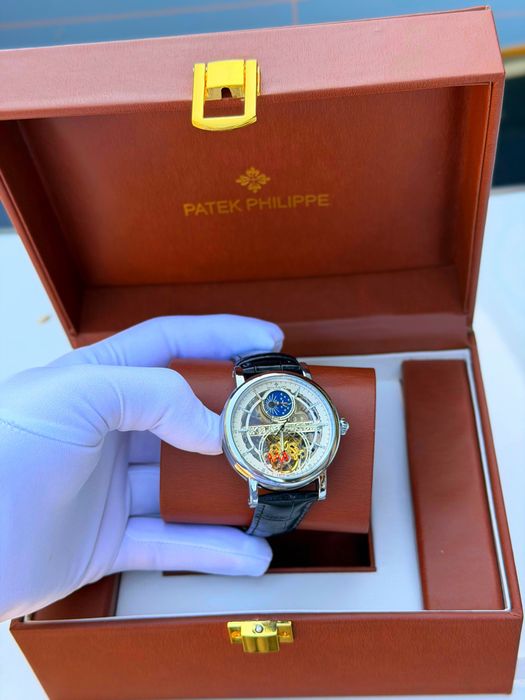 PATEK PHILIPPE — Premium mechanical watch