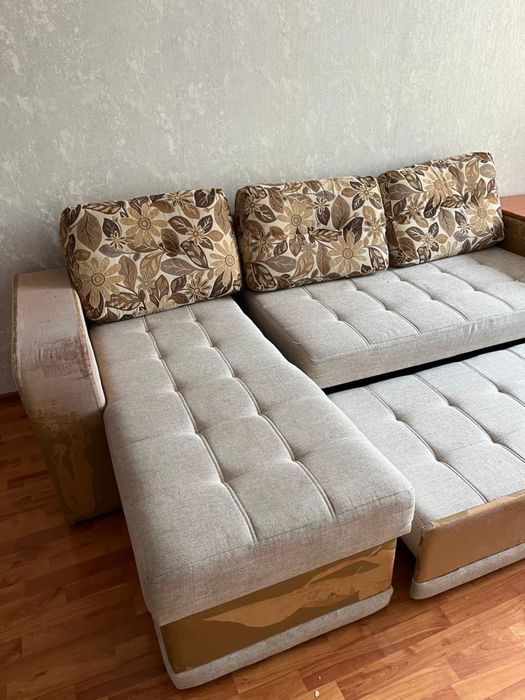 Продам б/у диван