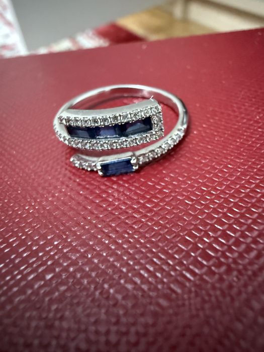 Кольцо с сапфирами и бриллиантами