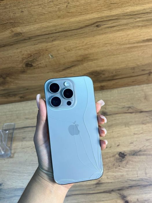 Телефон iPhone 15 pro