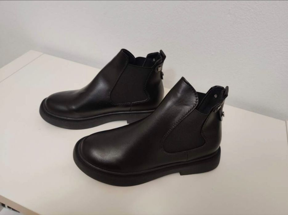 Чисто нови дамски кожени боти