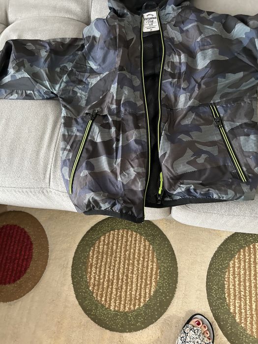 Продам детские куртки