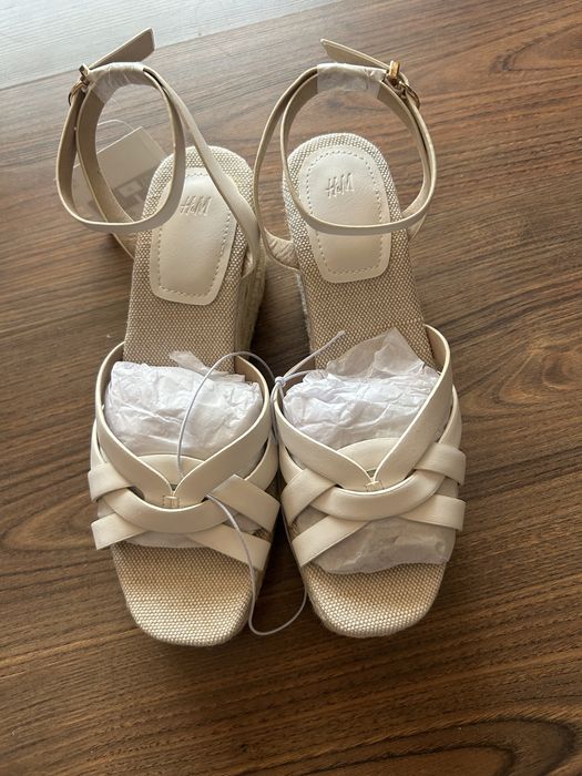Дамски сандали H&M-нови с етикет