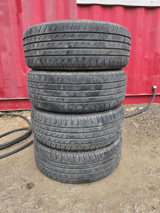 Продам комплект шин 215/60 r16