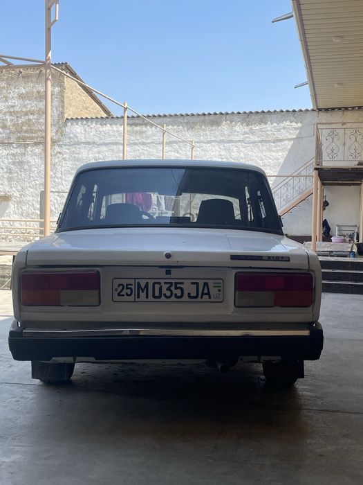 Vaz 2107 sotiladi
