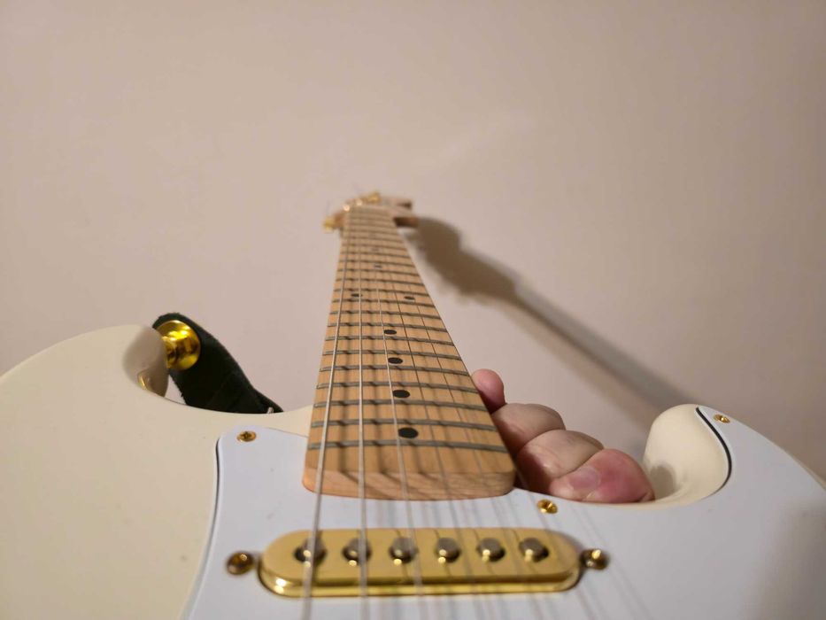 Custom Squier Affinity Stratocaster електирческа китара