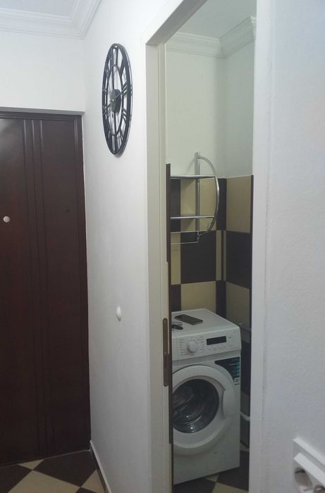 Garsonieră Eremia - zona Spital Militar - etaj 3/4 mobilată minim 1 an