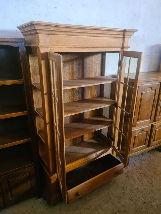 шкаф витрина внос от Европа