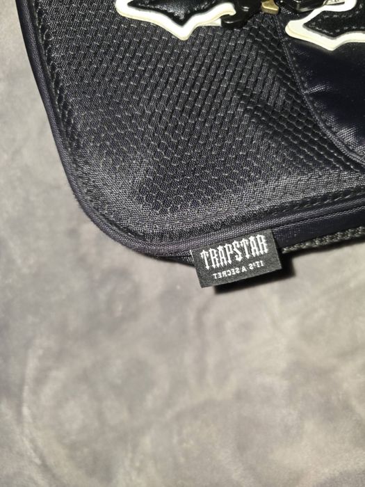 Чанта Trapstar.