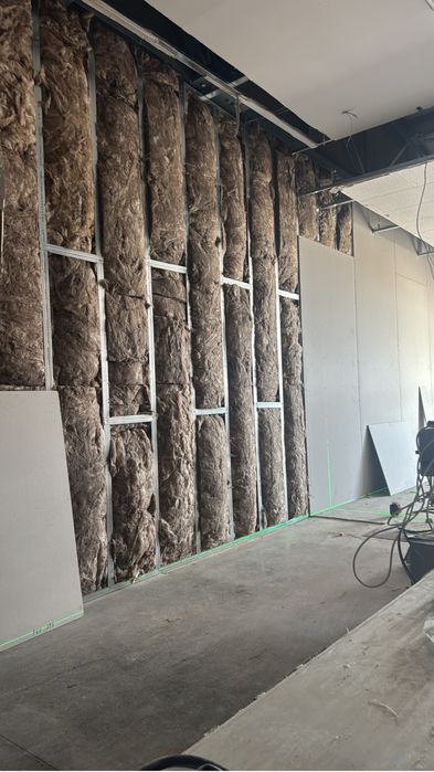 Execut finisaje interior si exterior .