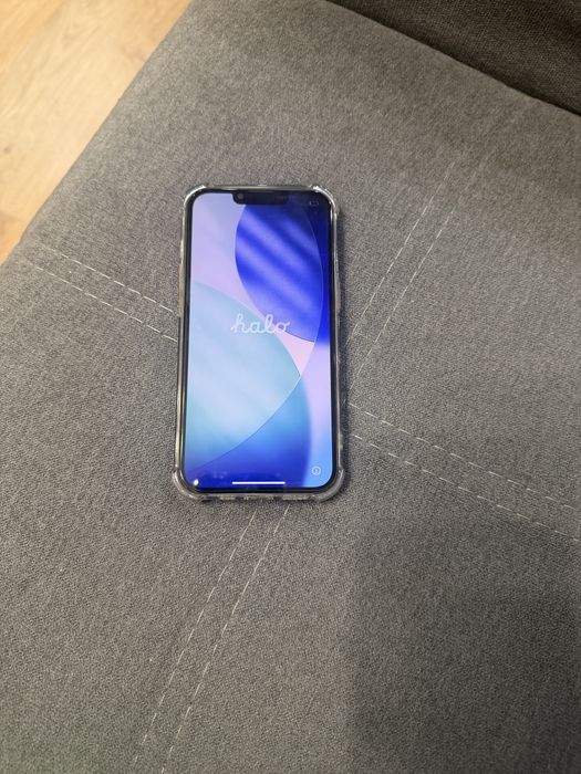 iPhone 13 зеленый