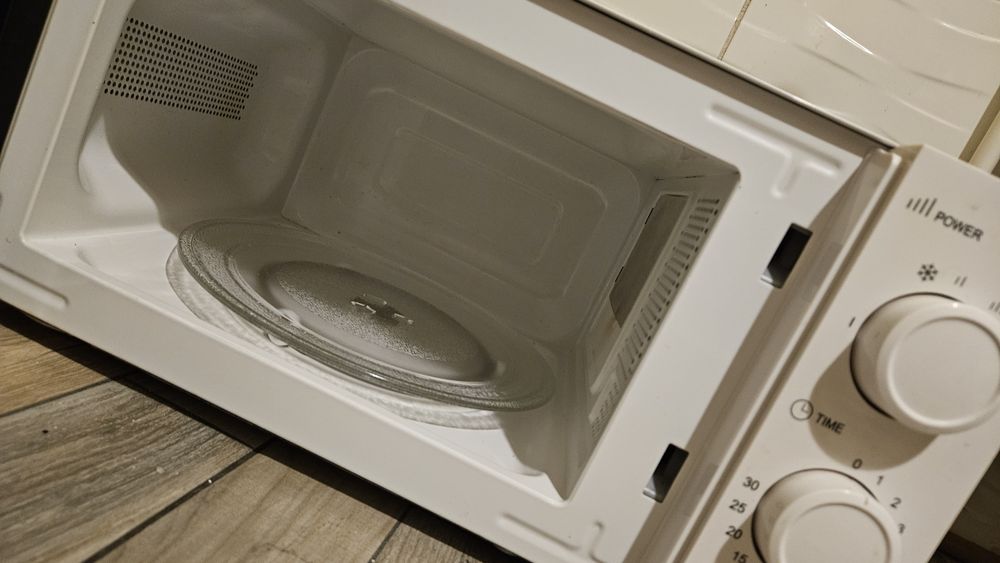 Cuptor cu microunde Exquisit MW717-7, 700W