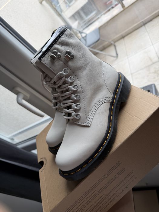 Нови оригинални обувки Dr. Martens, Calvin Klein 37,38