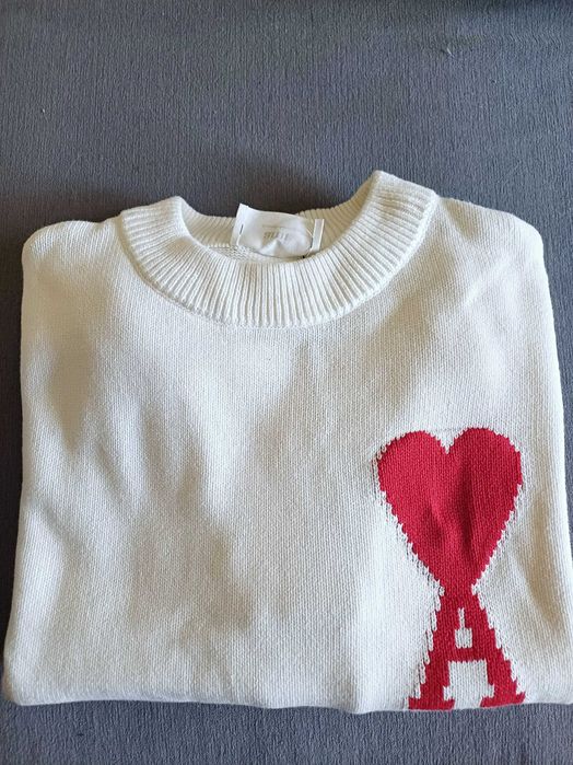 Бял, черен и сив пуловер AMI