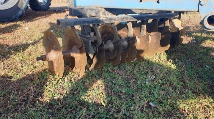 Vând disc agricol cu tăvălug și grape