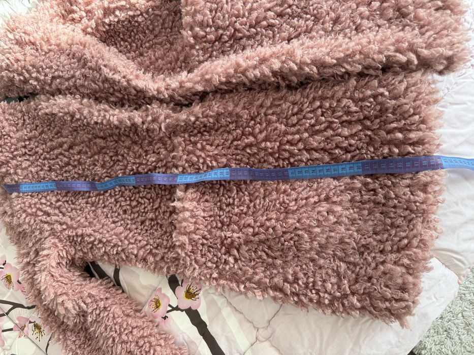 Розово пухено палто